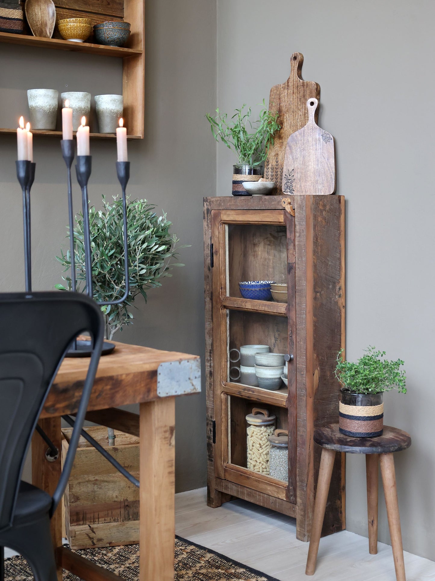 WENDI, kleine schmale Vitrine Altholz - cosmali-shop.de