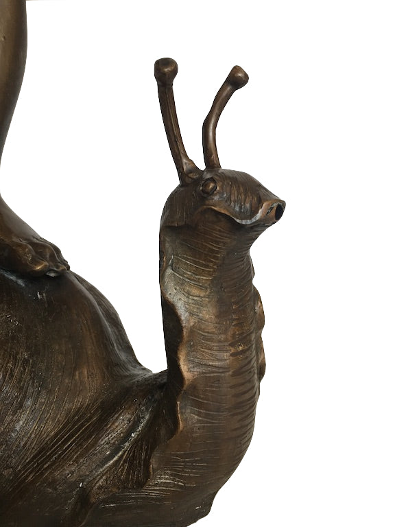 Bronze Gartenbrunnen " Junge auf Schnecke" - cosmali-shop.com