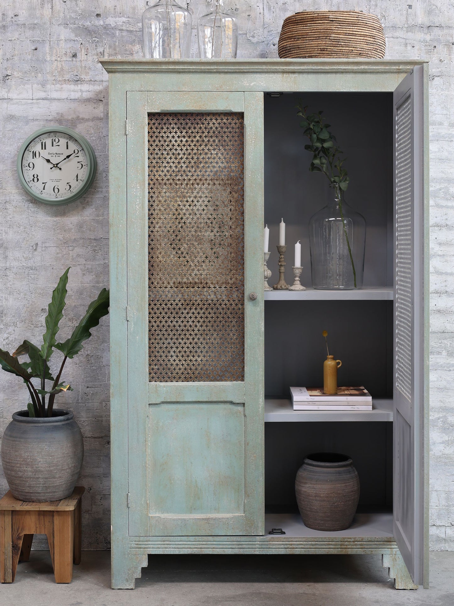 Vintage Schrank ELLI im Landhausstil - cosmali-shop.com