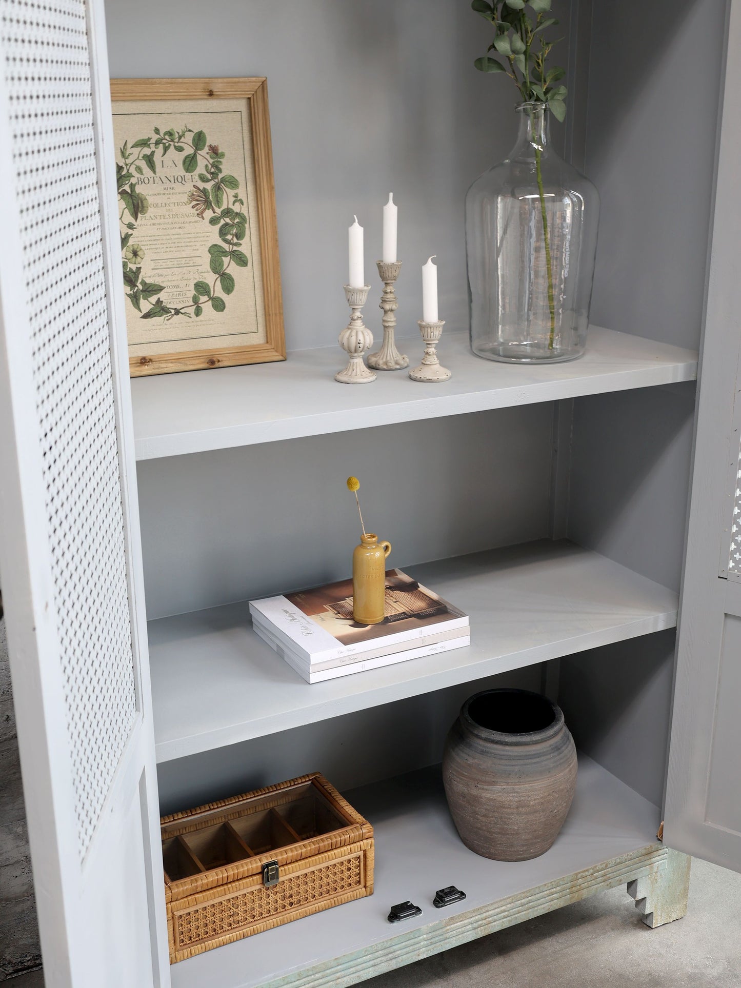 Vintage Schrank ELLI im Landhausstil - cosmali-shop.com