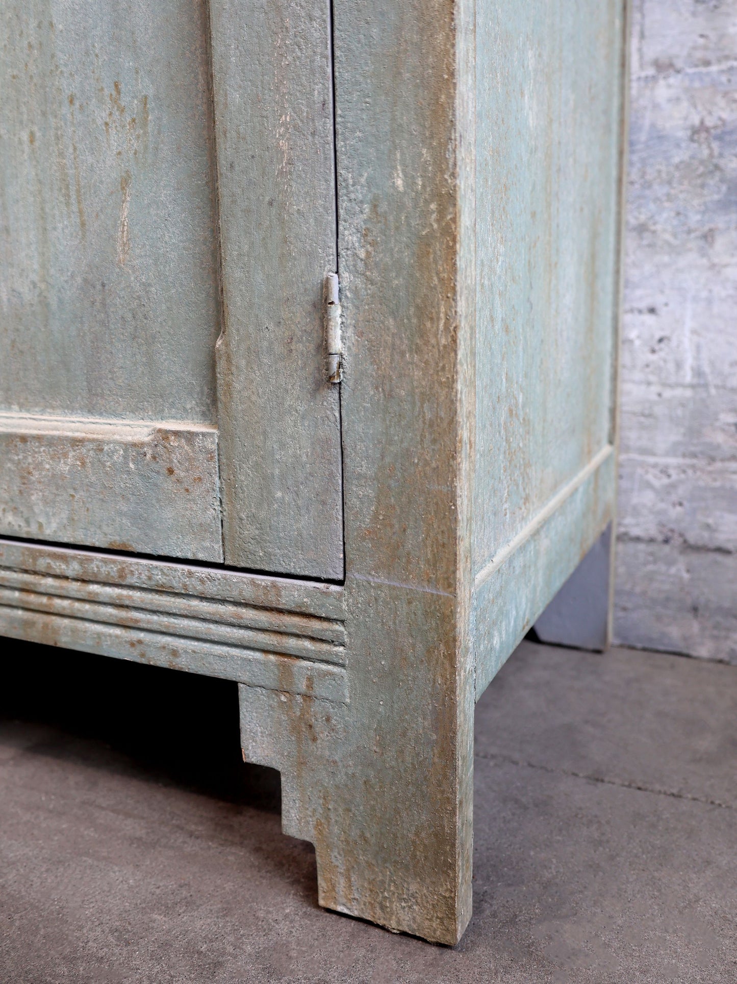 Vintage Schrank ELLI im Landhausstil - cosmali-shop.com