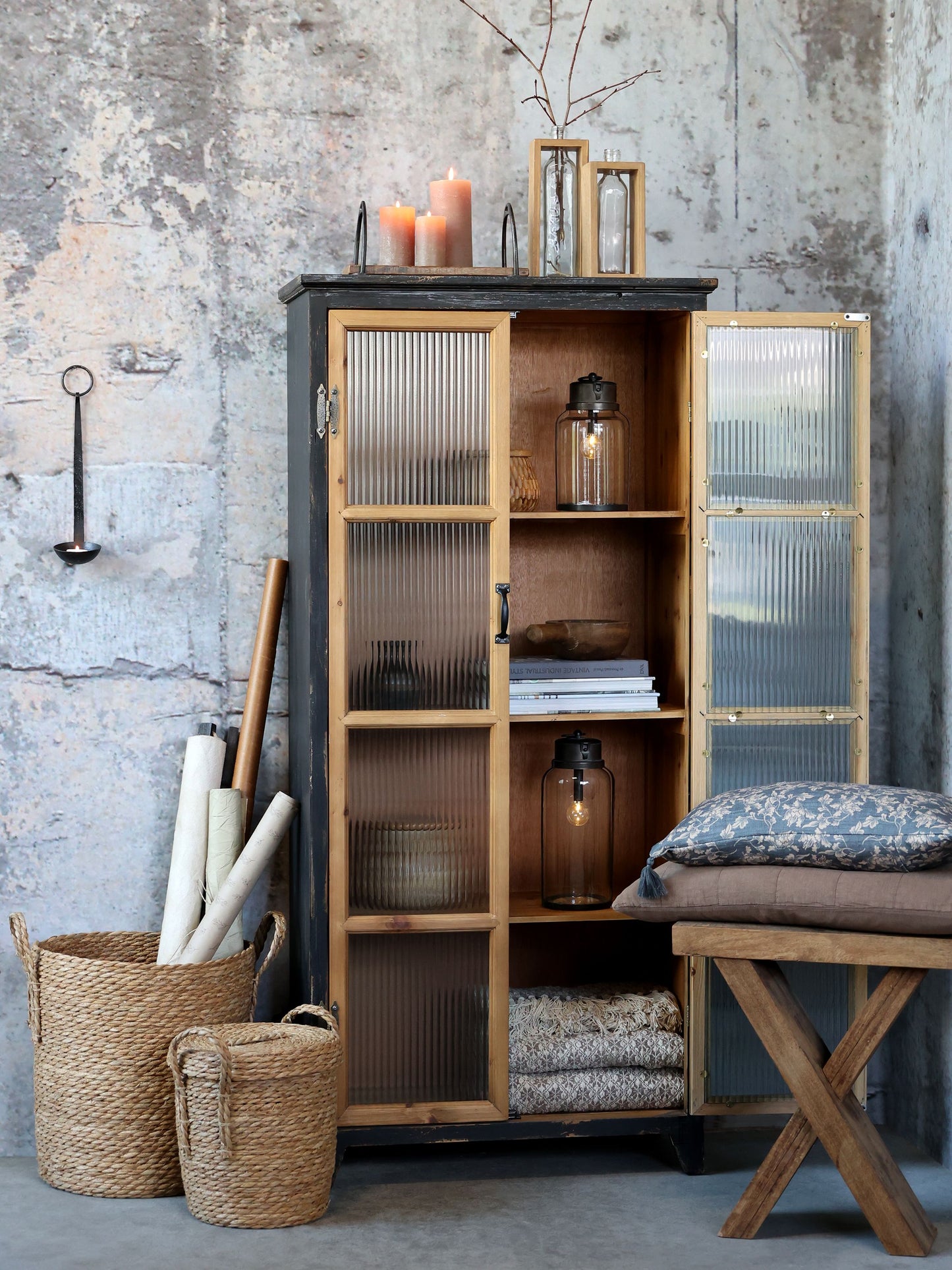 Vitrine vintage mit Riffelglas - Schrank - cosmali-shop.de