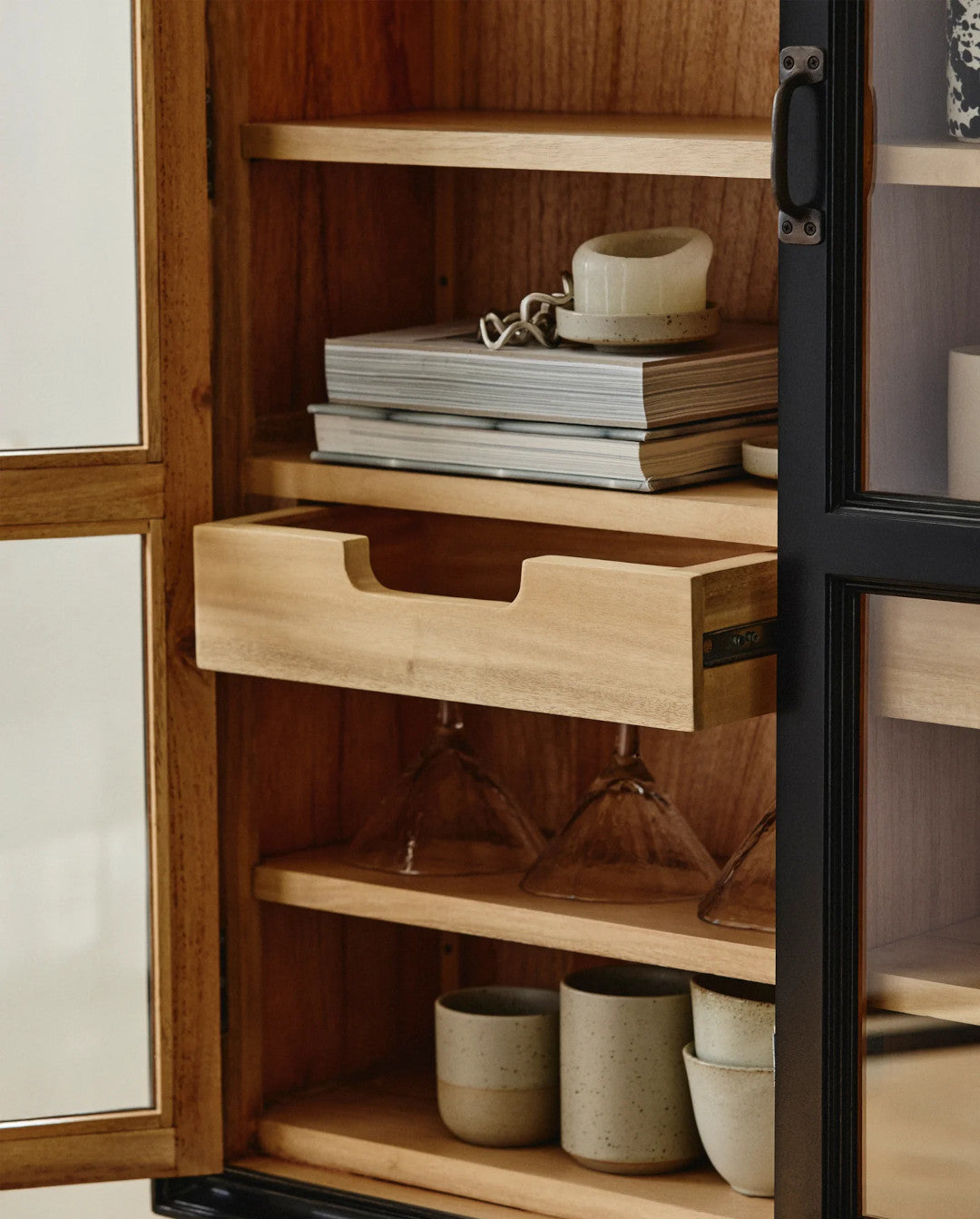 Wandvitrine MAJA schwarz-natur Landhausstil - cosmali-shop.com