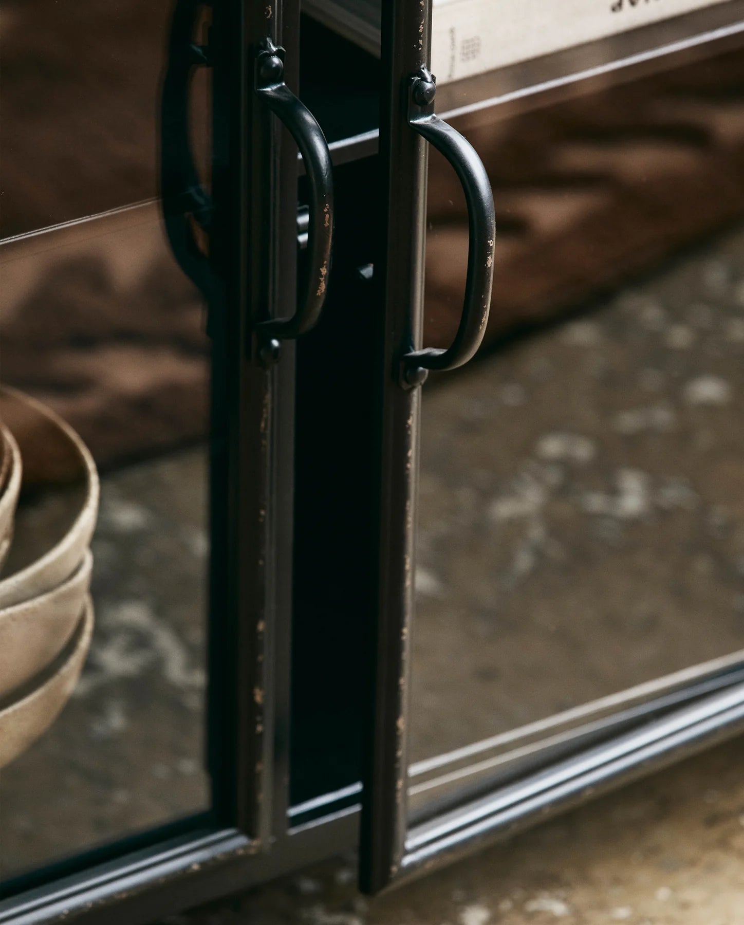 Vintage Sideboard-Vitrine industriell