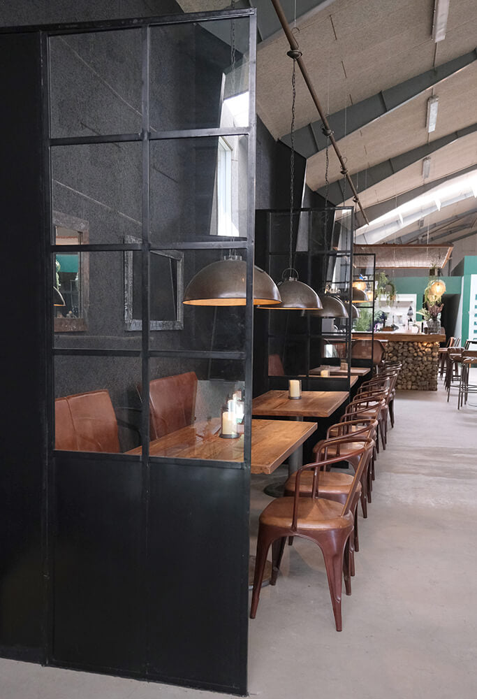 Trennwände und Raumteiler im industriellen Look für Gastronomie und jedes Zimmer